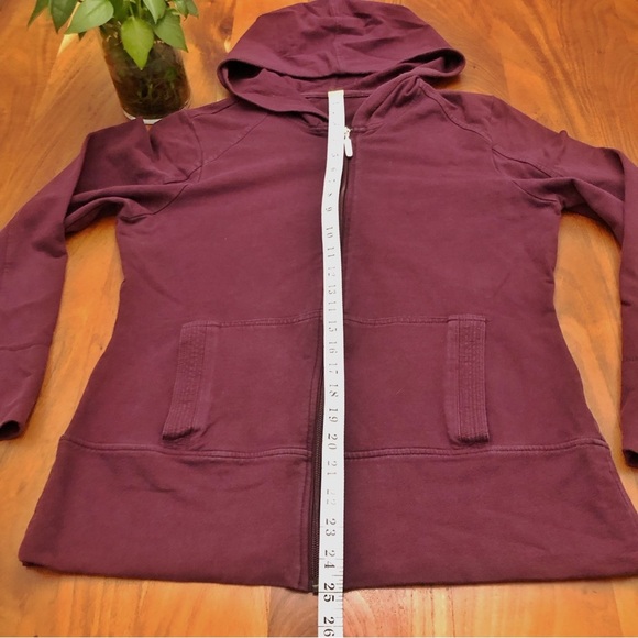 Roots Zip Up Hoodie Casual Relaxed Fit Sweatshirt with Roots Logo On The Back. - Picture 14 of 14